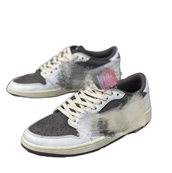 Jordan 1 Low Reverse Mocha