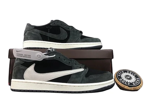 Jordan 1 Low x Travis Scott